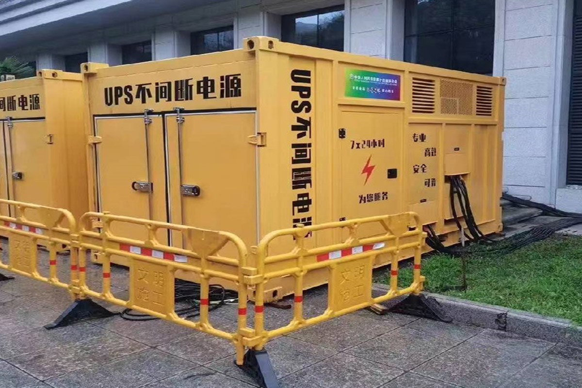 镇康发电机租赁施工现场